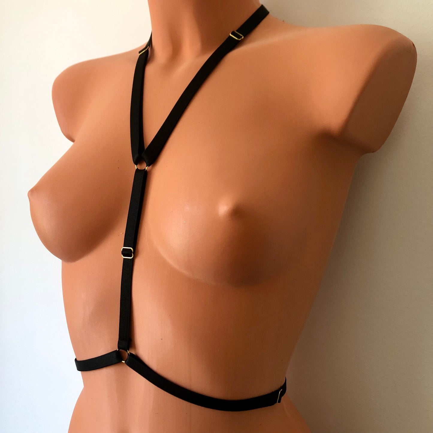 Mid style to waistline elastic chest harness